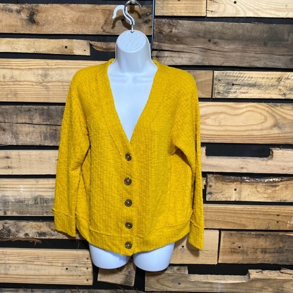 TWO BY VINCE‎ CAMUTO Cardigan Sz M Gold/Mustard Textured Button Down